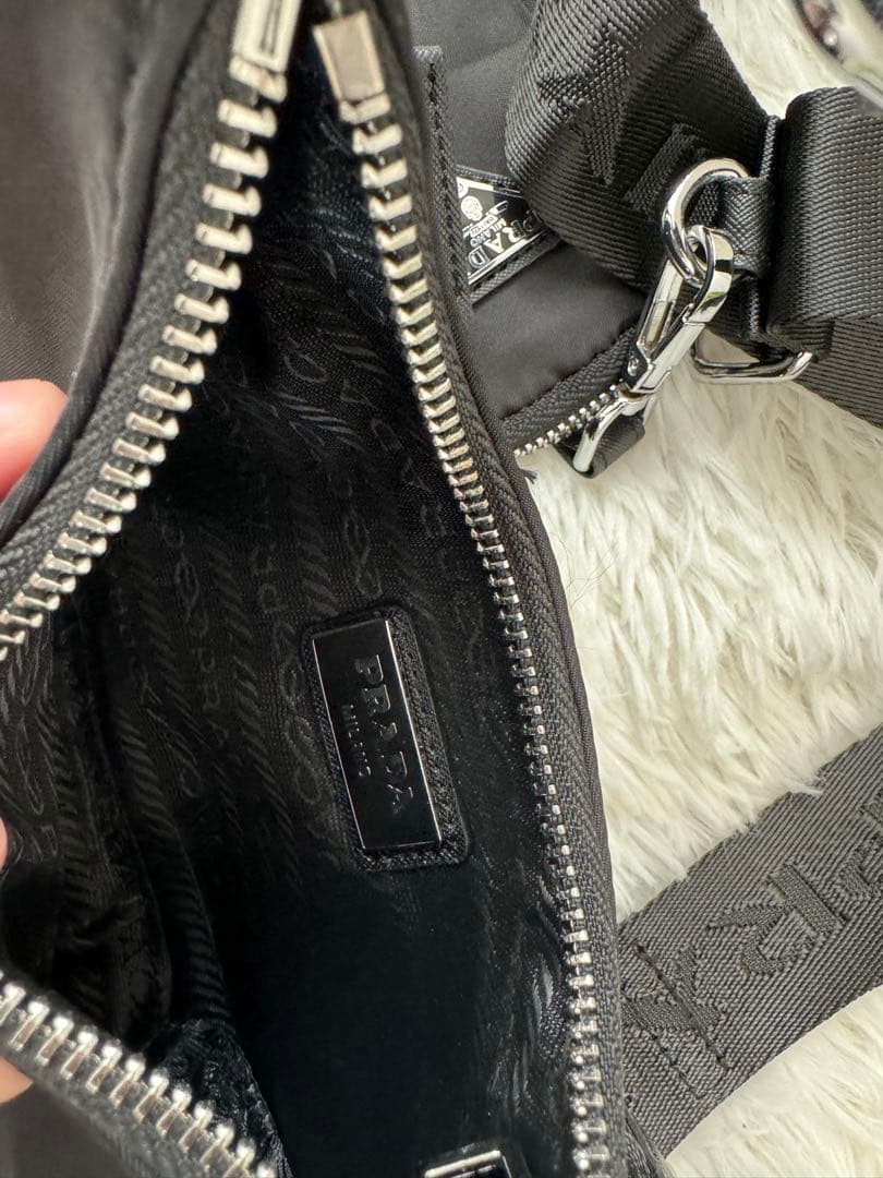 新品 プラダ ノベルティ ショルダーバッグ プラダdhdj - メルカリ