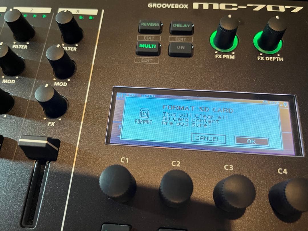 美品】Roland MC-707 GROOVEBOX (Ver.1.82) - メルカリ