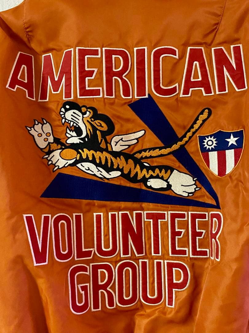 AVIREX・M A-1フライトジャケット・オレンジカラー・Ｌ《リバーシブル》