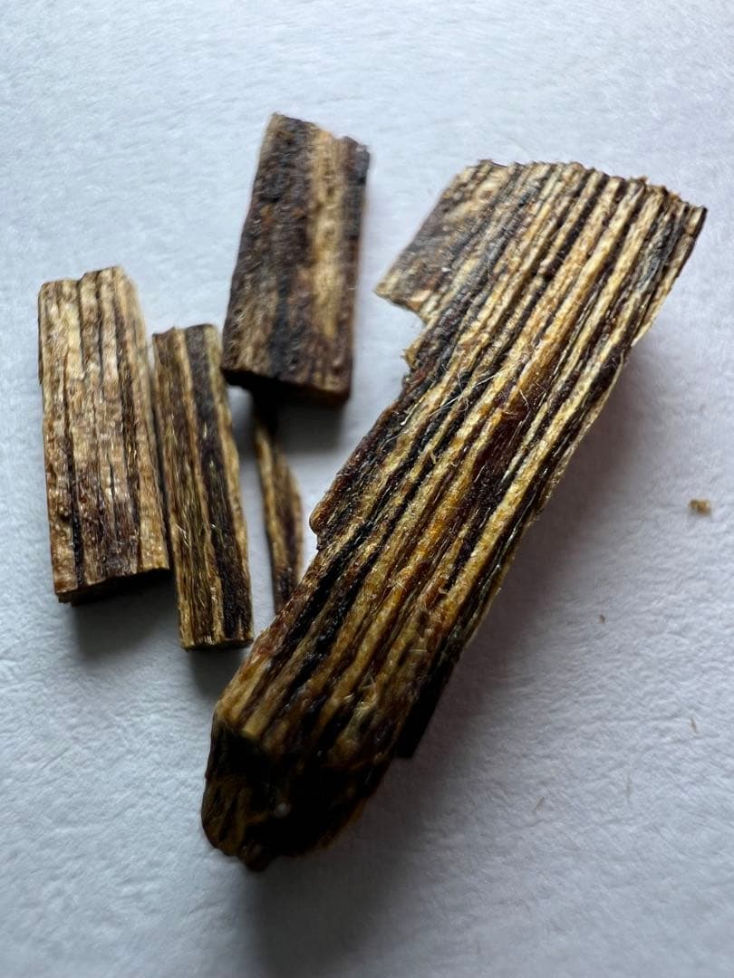 古渡命銘木 百二十種名香　伽羅　銘【染衣】0.235g 香木/お香/沈香/伽羅