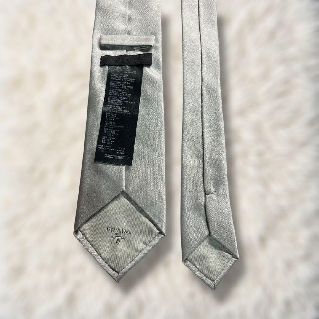 未使用級✨】プラダ ソリッドタイ ナロータイ シルバー 光沢 箱有