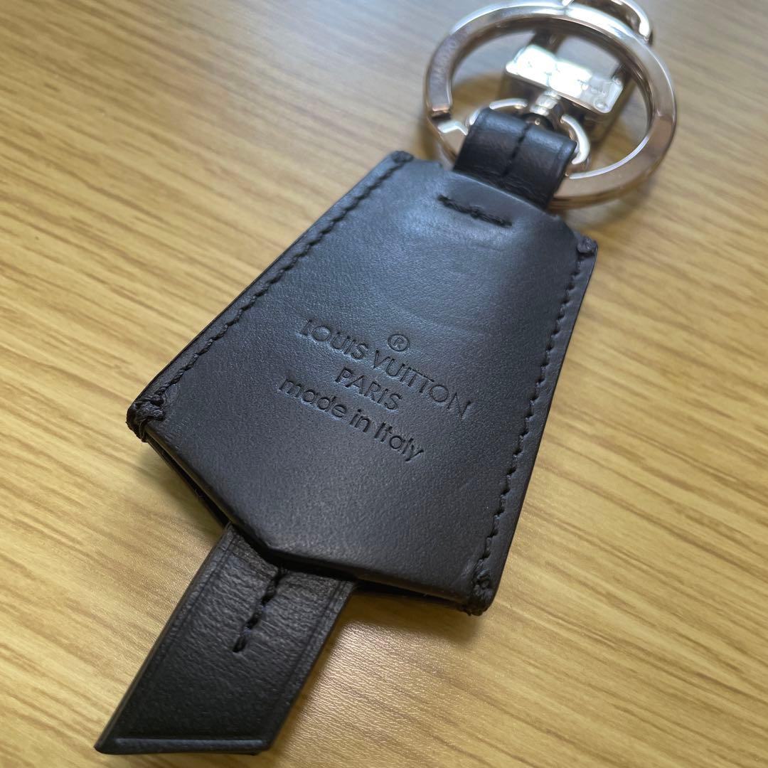 ルイヴィトン キーホルダー LV クロッシュ クレ キーリング - メルカリ