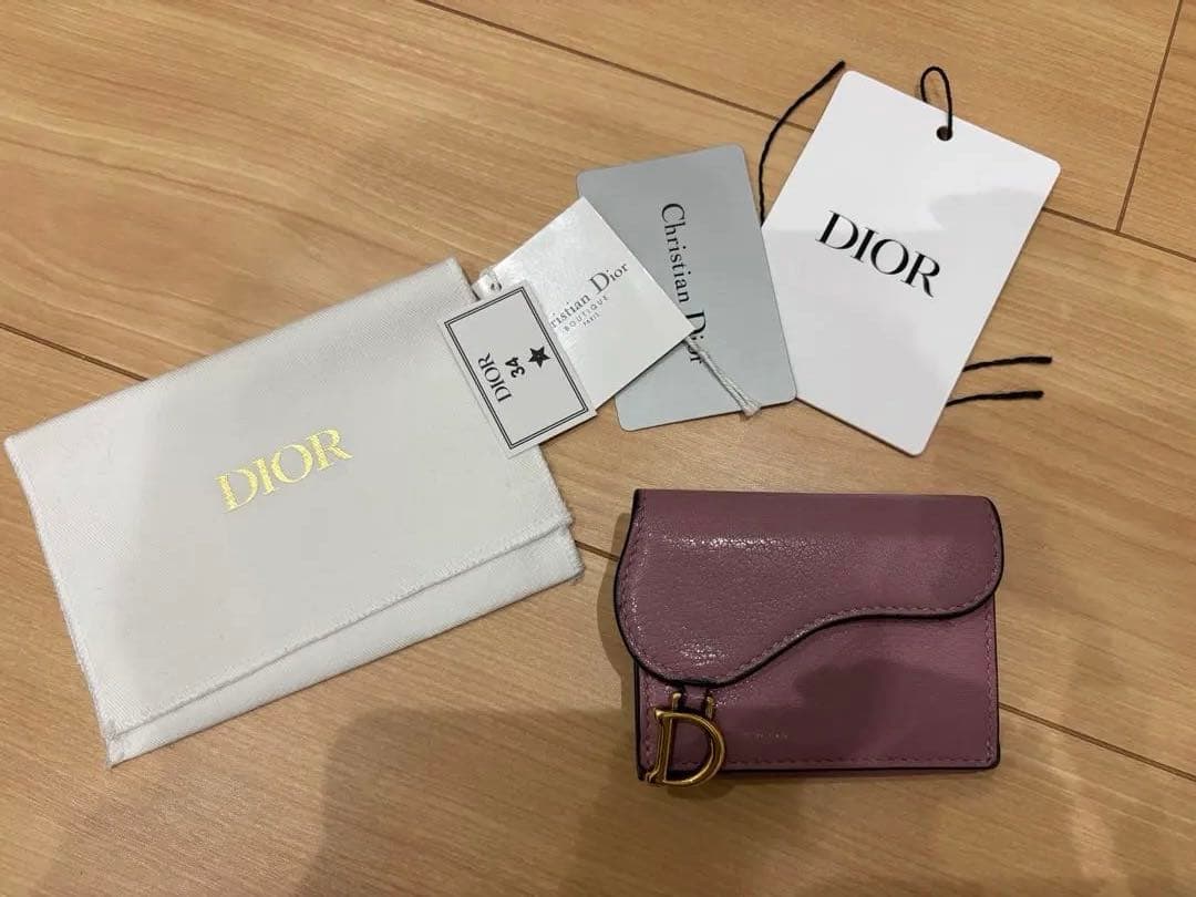 Dior ピンクレザー三つ折り財布 人気】Dior ピンク レザー 三つ折り財布 コンパクト ウォレット