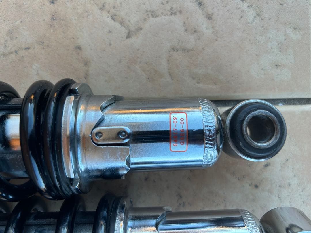 スポーツスターに使用していましたが、Vロッド用だと思います。純正