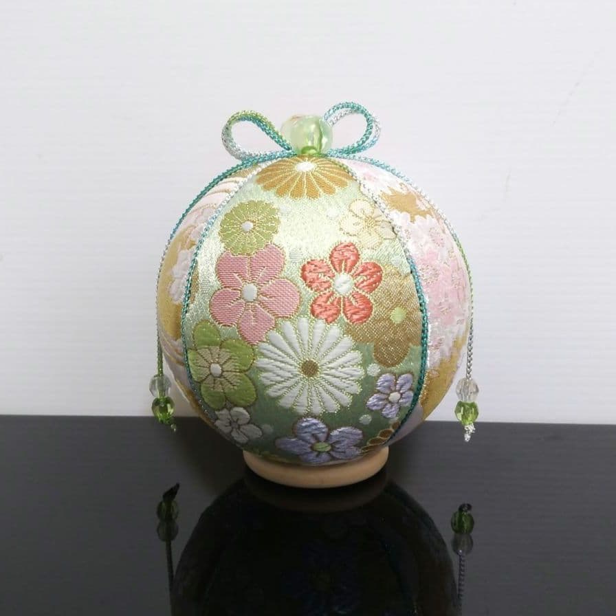 手鞠 手毬 てまり 425 刺繍 梅と手まり - メルカリ