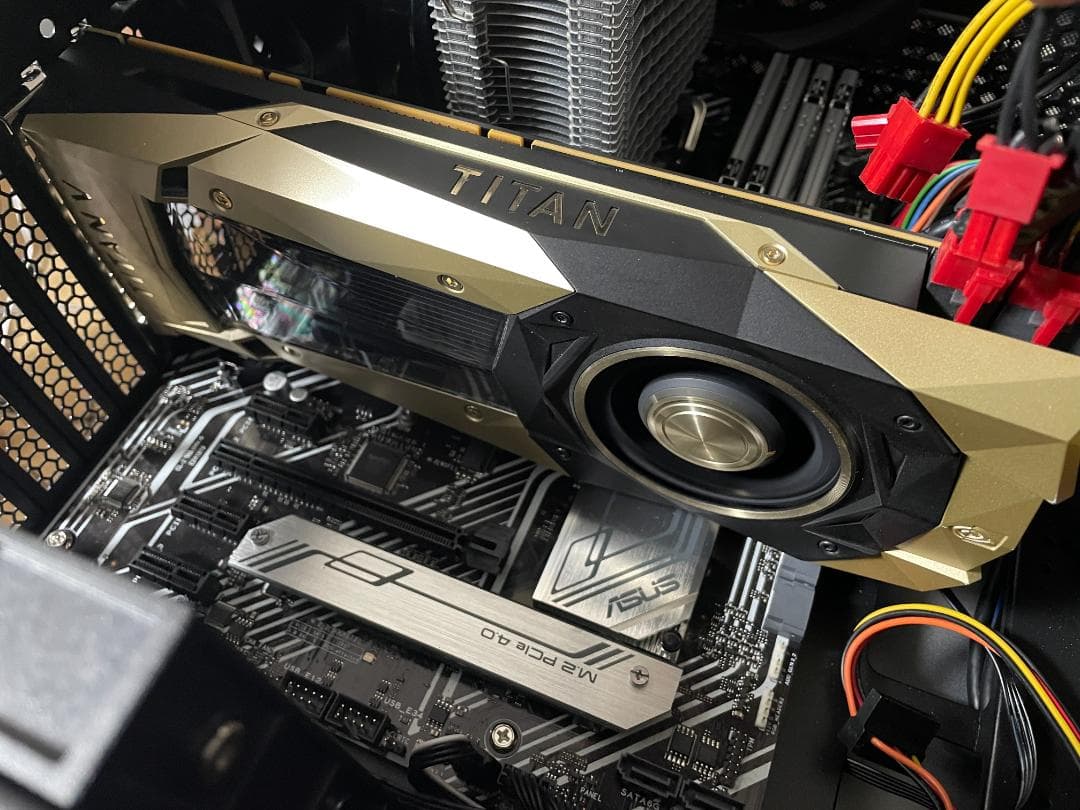 極美品TITAN V 12GB HBM2 (V100と同等コア ) - メルカリ