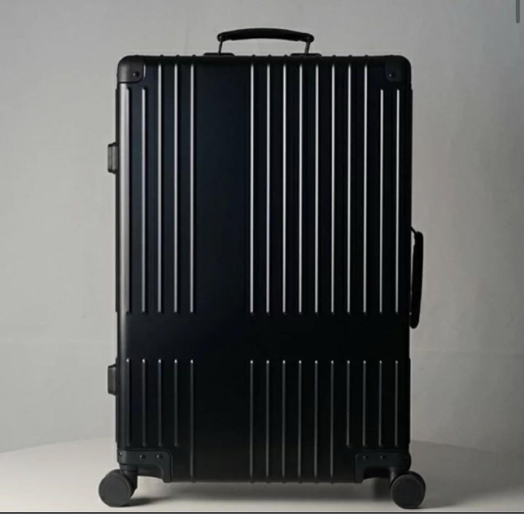 イノベーター 36L アルミスーツケース ステルス(黒） inv1811 - メルカリ