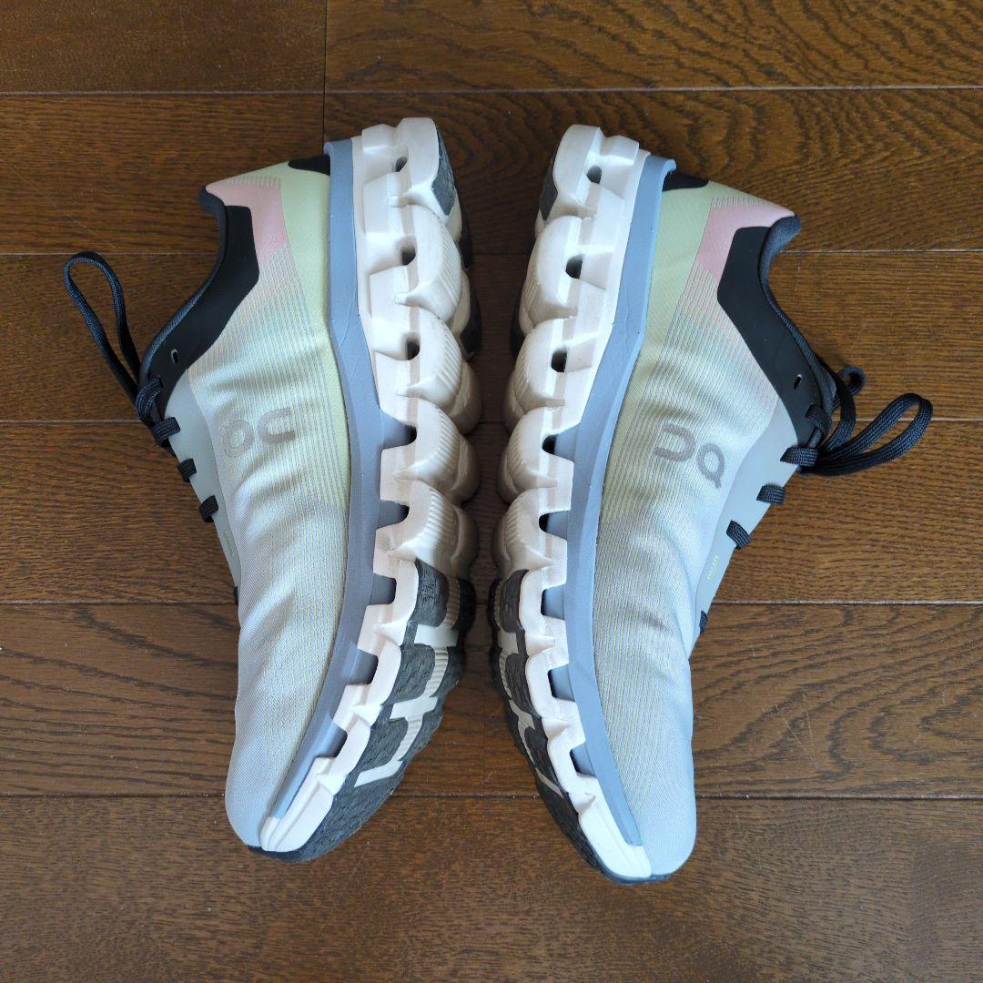 On Cloudflow 4 25.5cm　オン　クラウドフロー