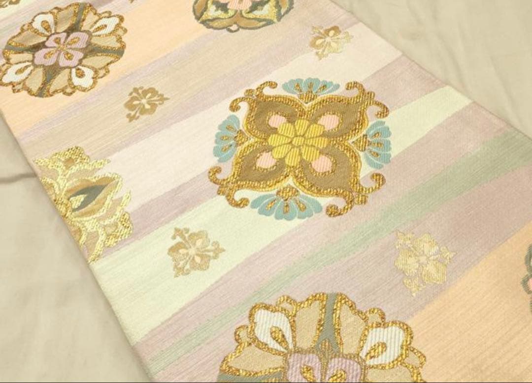 振袖 フルセット6点サイズM〜L流水舞桜文 金彩 正絹の通販はau PAY