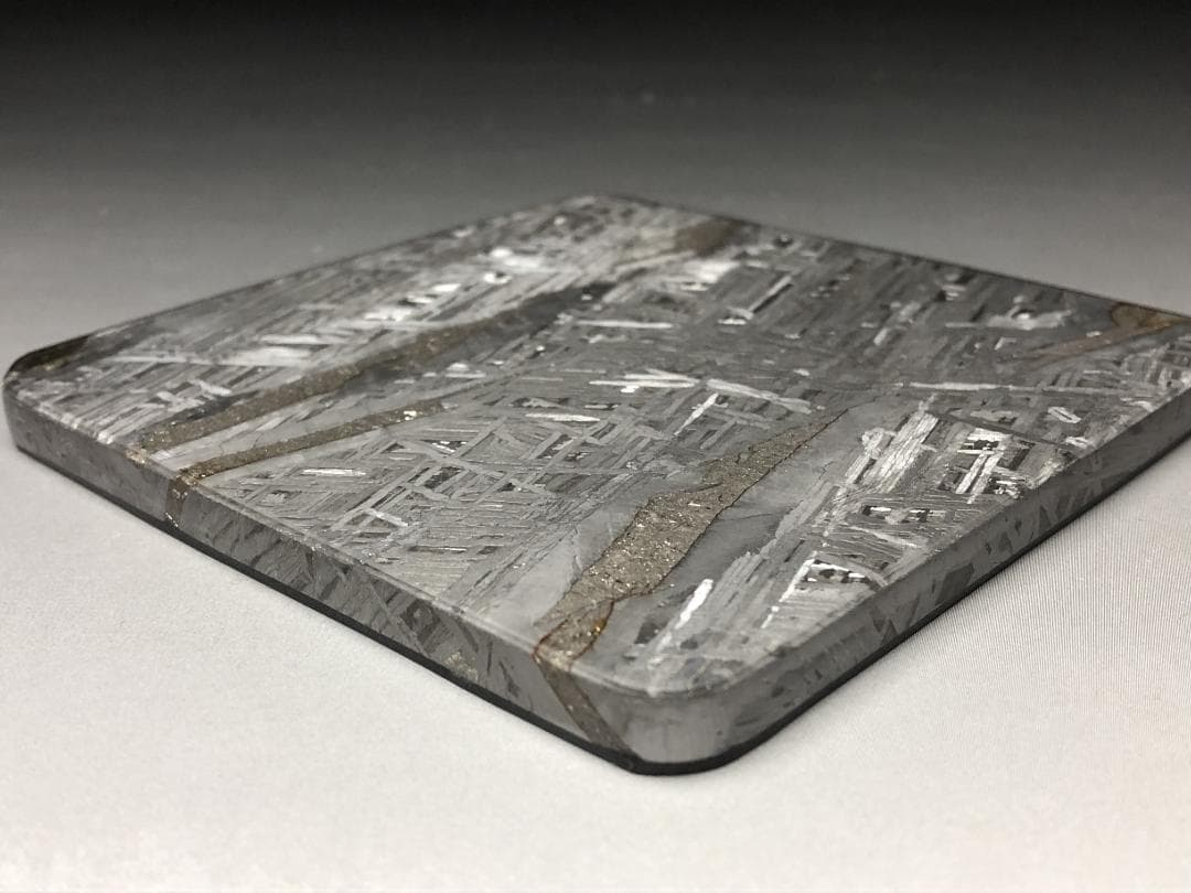 アルタイ隕石 鉄隕石 エッチング標本 ウィドマンシュテッテン構造