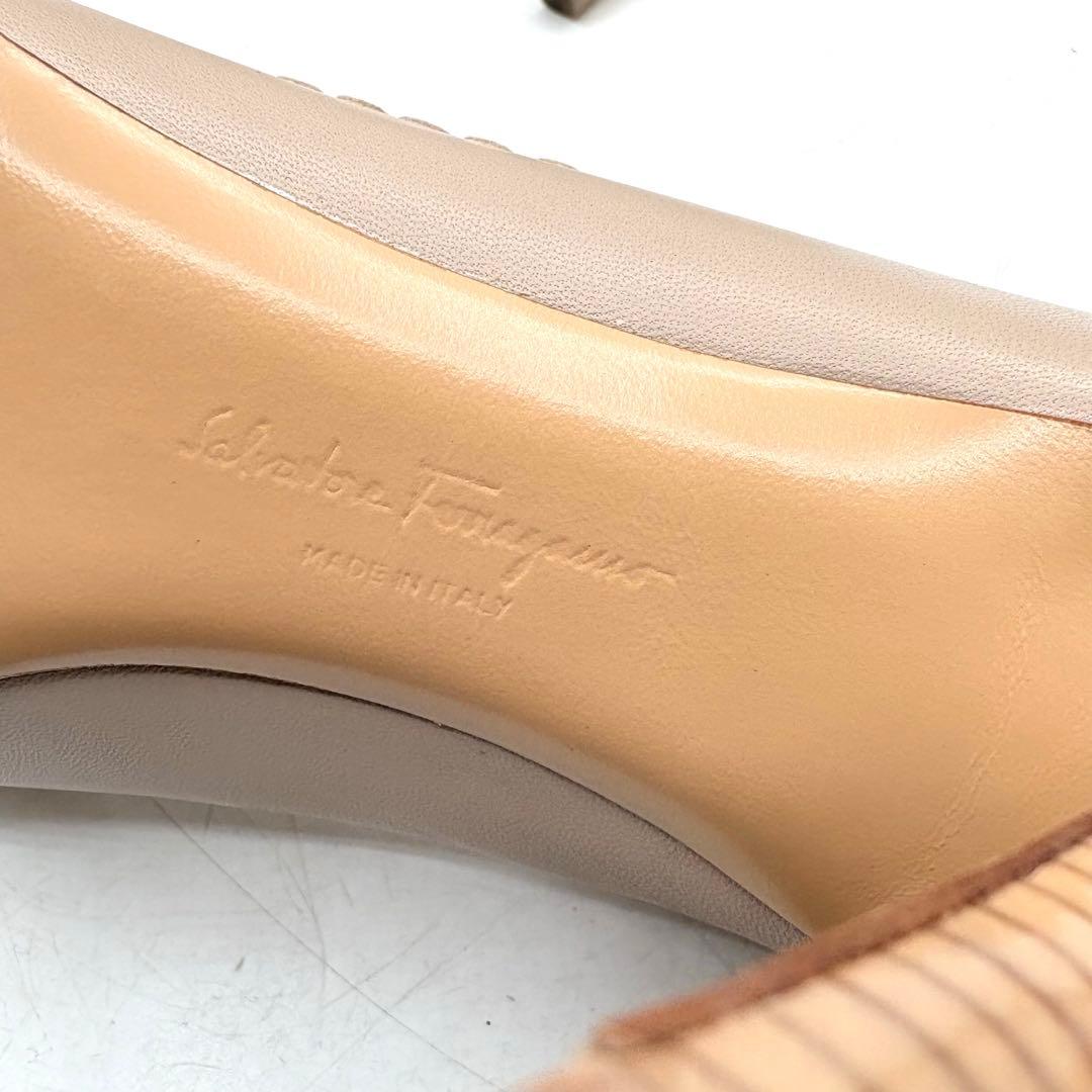 極美品✨ サルヴァトーレフェラガモ SHERRY パンプス ベージュ 【5C】