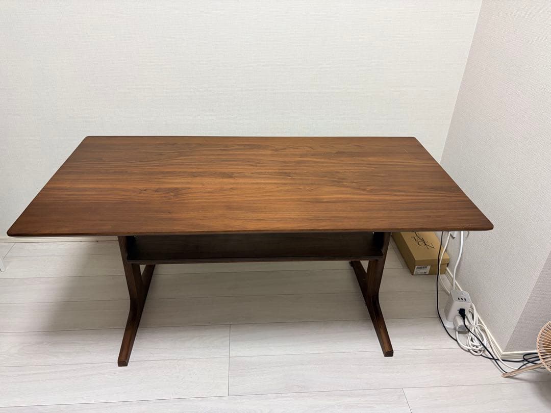 【kenさん専用】無印良品 リビングでもダイニングでもつかえる テーブル２ 新宿通り】コンパクトなスペースで快適に過ごせる「リビングでも