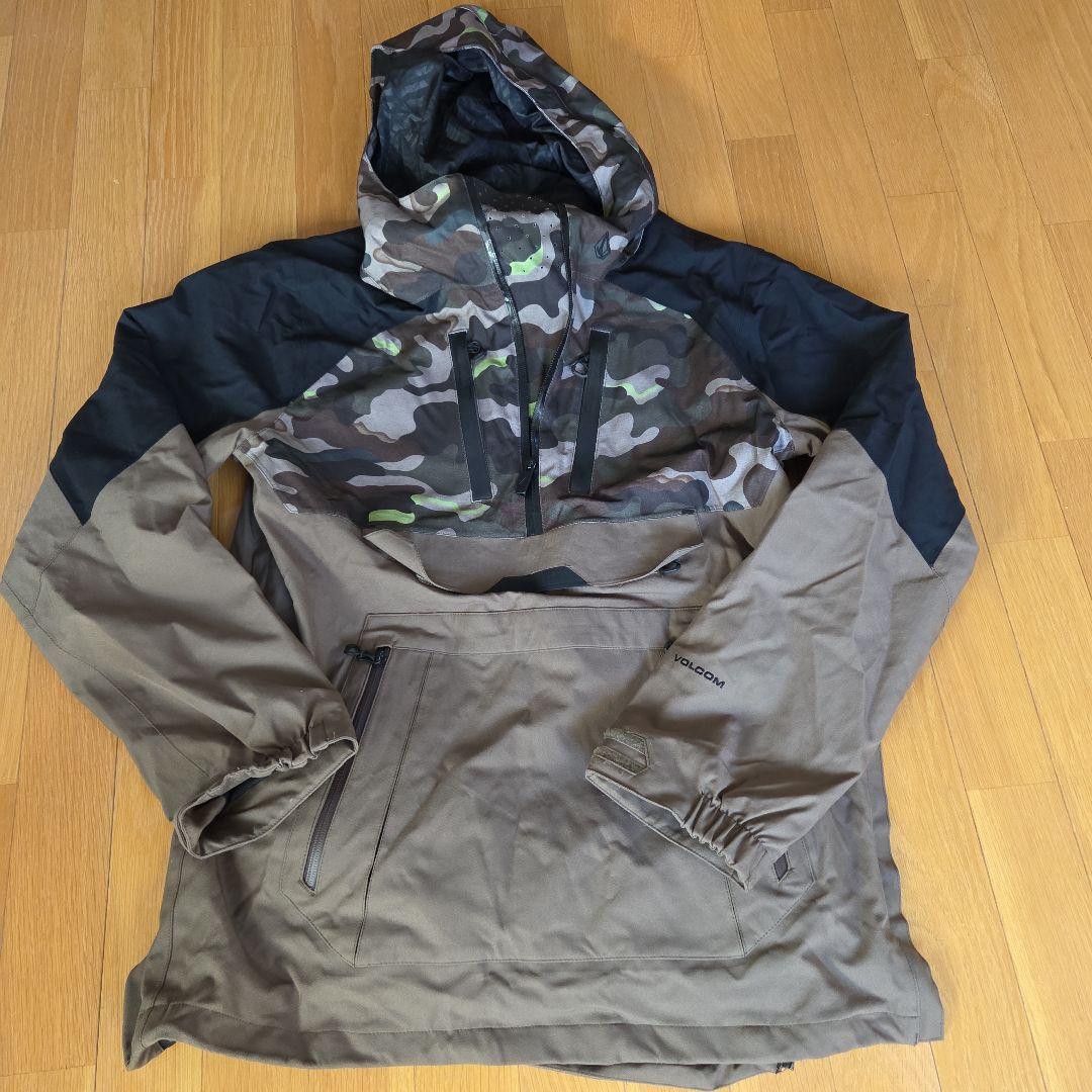 VOLCOM 迷彩柄 スノーボードジャケット M ボルコム VOLCOM 迷彩柄 スノージャケット アウター フーディー