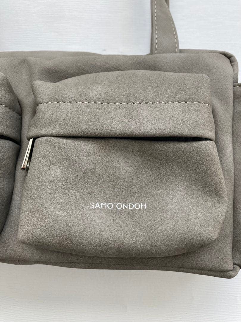 Samo Ondoh グレー ショルダーバッグ - メルカリ