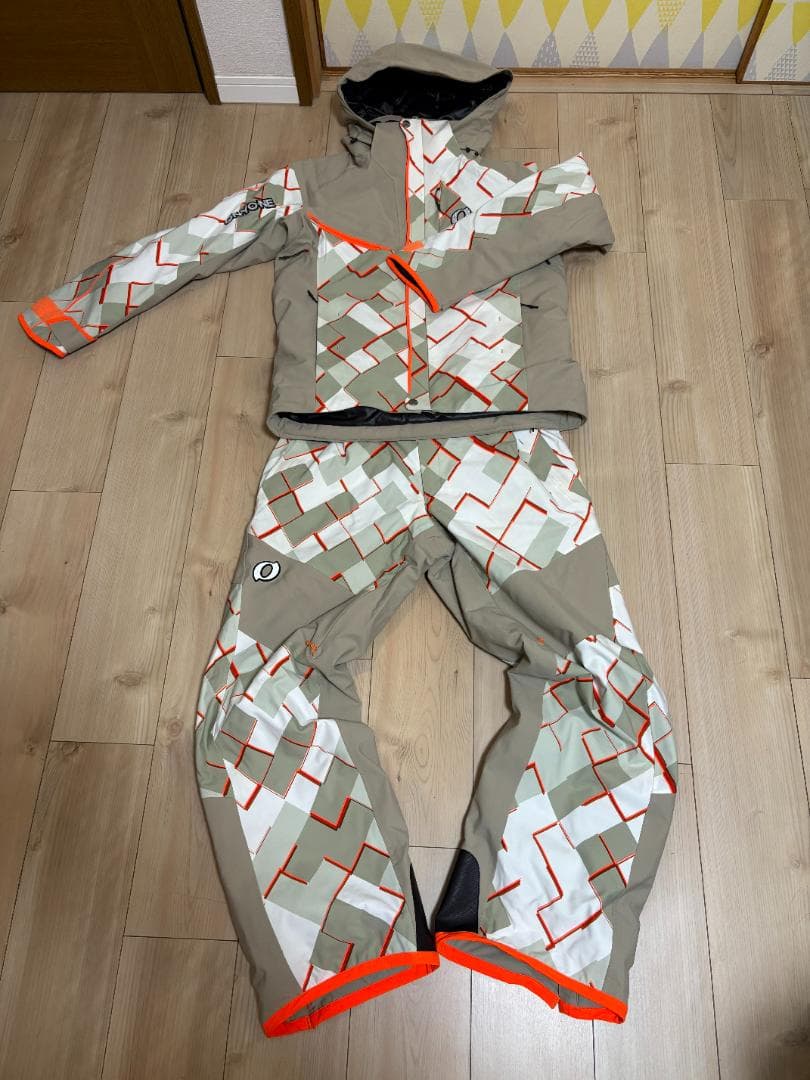 オンヨネ ONYONE PRINT OUTER JACKET ＆ PANTS オンヨネ（ONYONE） スキーウェア アウター ジャケット メンズ