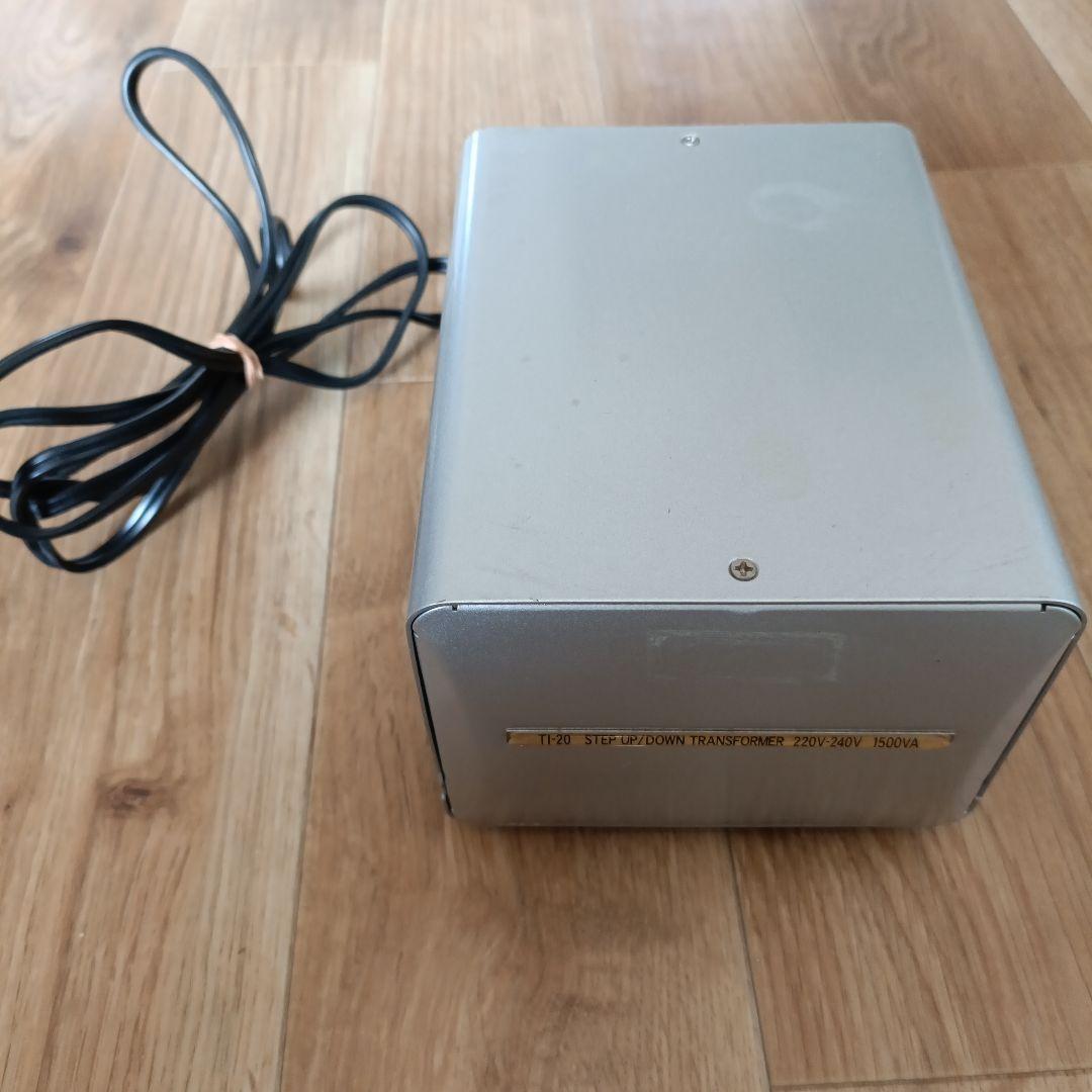 カシムラ TI-20 変圧器 1500VA - メルカリ