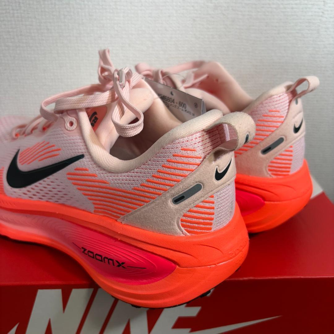 靴 23.5cm Nike Women's Vomero 18 HM6804-600