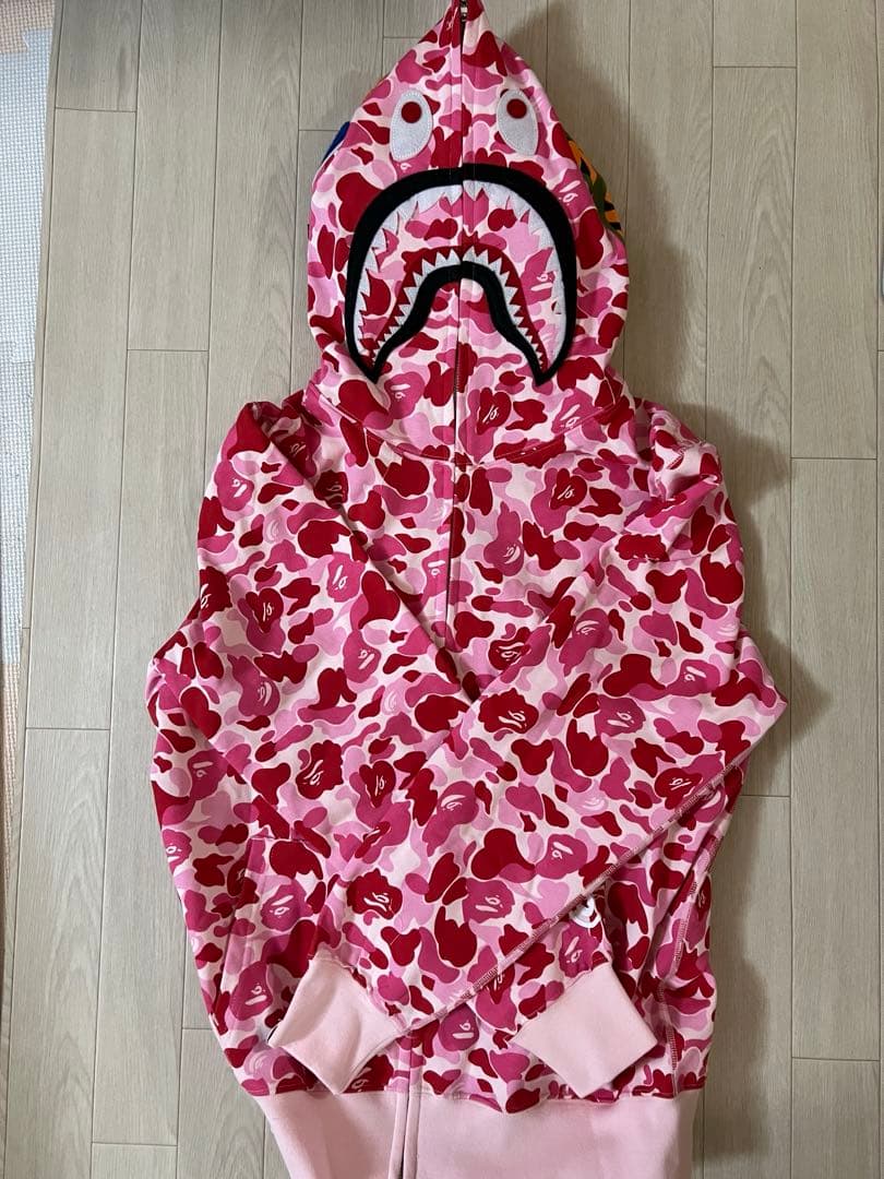 A BATHING APE シャークパーカー ピンク - メルカリ