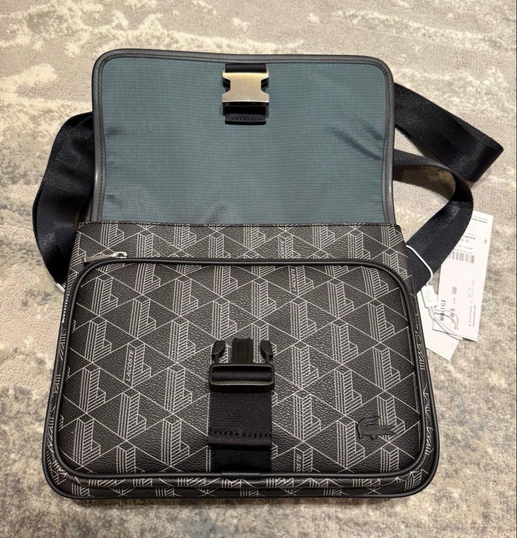 【超美品】新品　LACOSTE 幾何学模様 ショルダーバッグ《保存袋付き》
