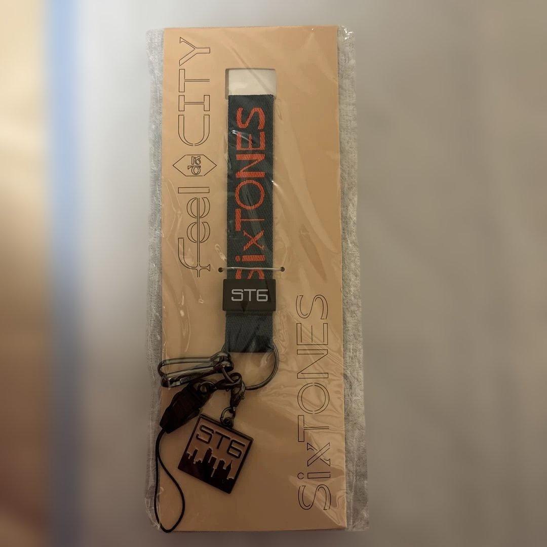SixTONES ST6 ストラップ付きキーホルダー - メルカリ