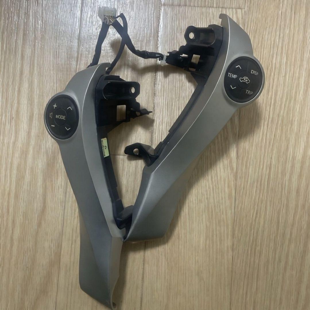 白LEDカスタム】30プリウス後期 ステアリングスイッチ 加工済み - メルカリ