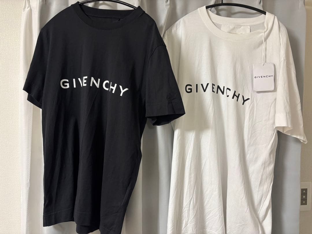 【2枚セット】GivenchyロゴTシャツ(内1枚未使用) GIVENCHY（ジバンシィ） Tシャツ BM71653Y6B レディース リバース