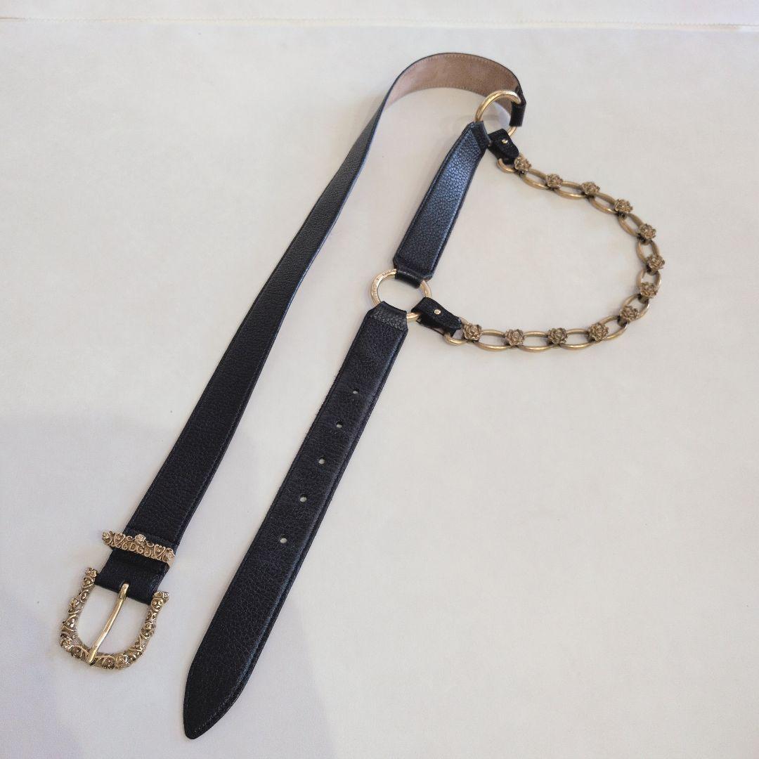 DOLCE&GABBANA 薔薇モチーフ 黒レザー装飾ベルト ブラックのメンズ ベルト リュクスレザー DGオーバーラッピングロゴ