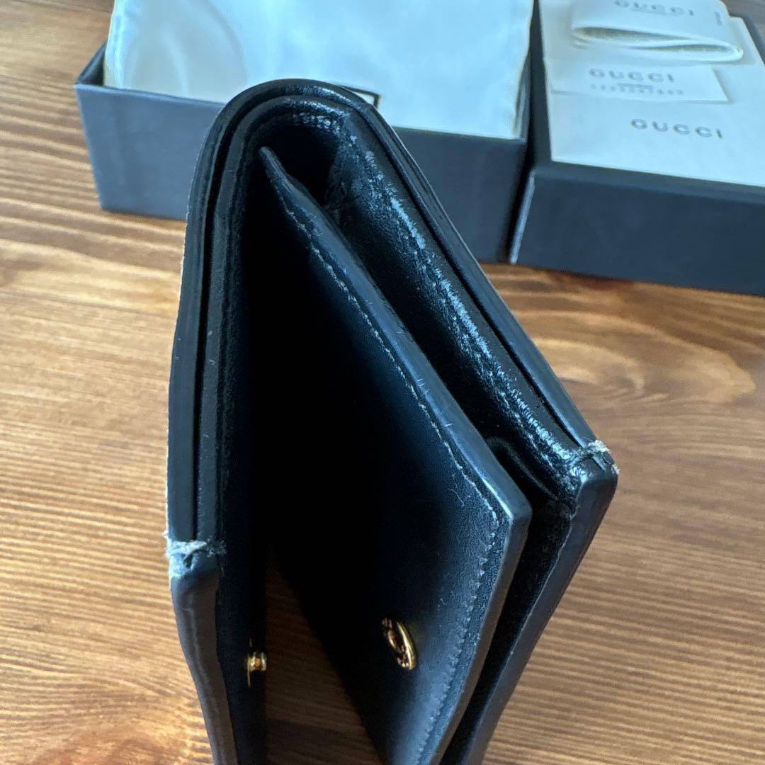 GUCCI GGパターン 二つ折りミニ財布ビー ハチ - メルカリ