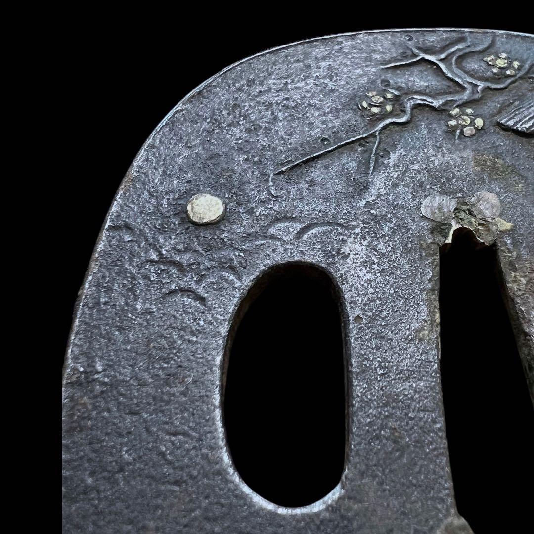 グ*ー様 鸛《古美術》刀装具 本歌 無銘 鉄地 金象嵌人物画花水風景図 鍔 武具