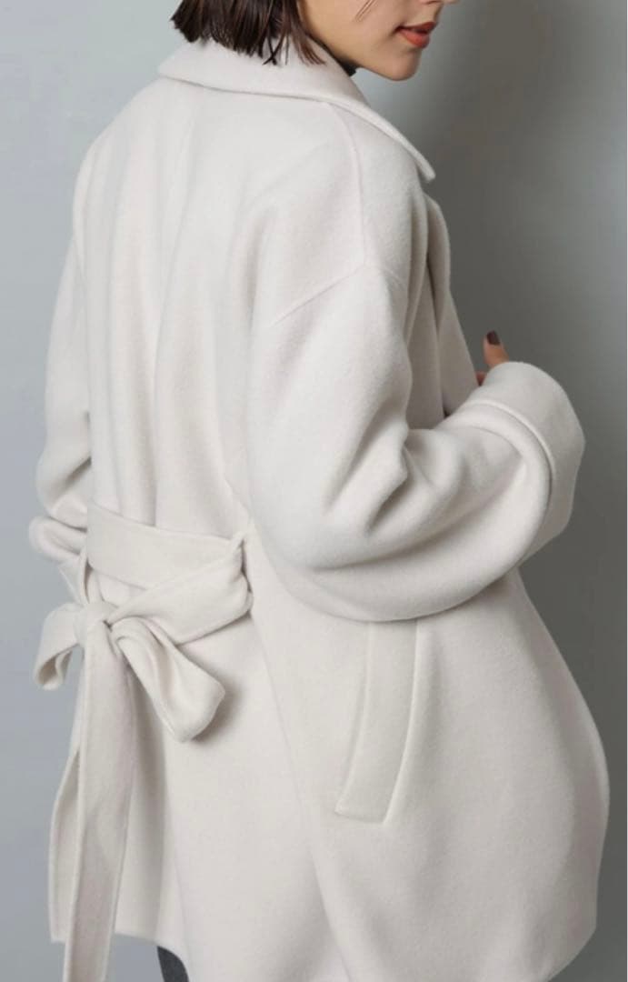試着のみ Arpege story ミドル丈テーラーリバーコート オフ白 2 - メルカリ