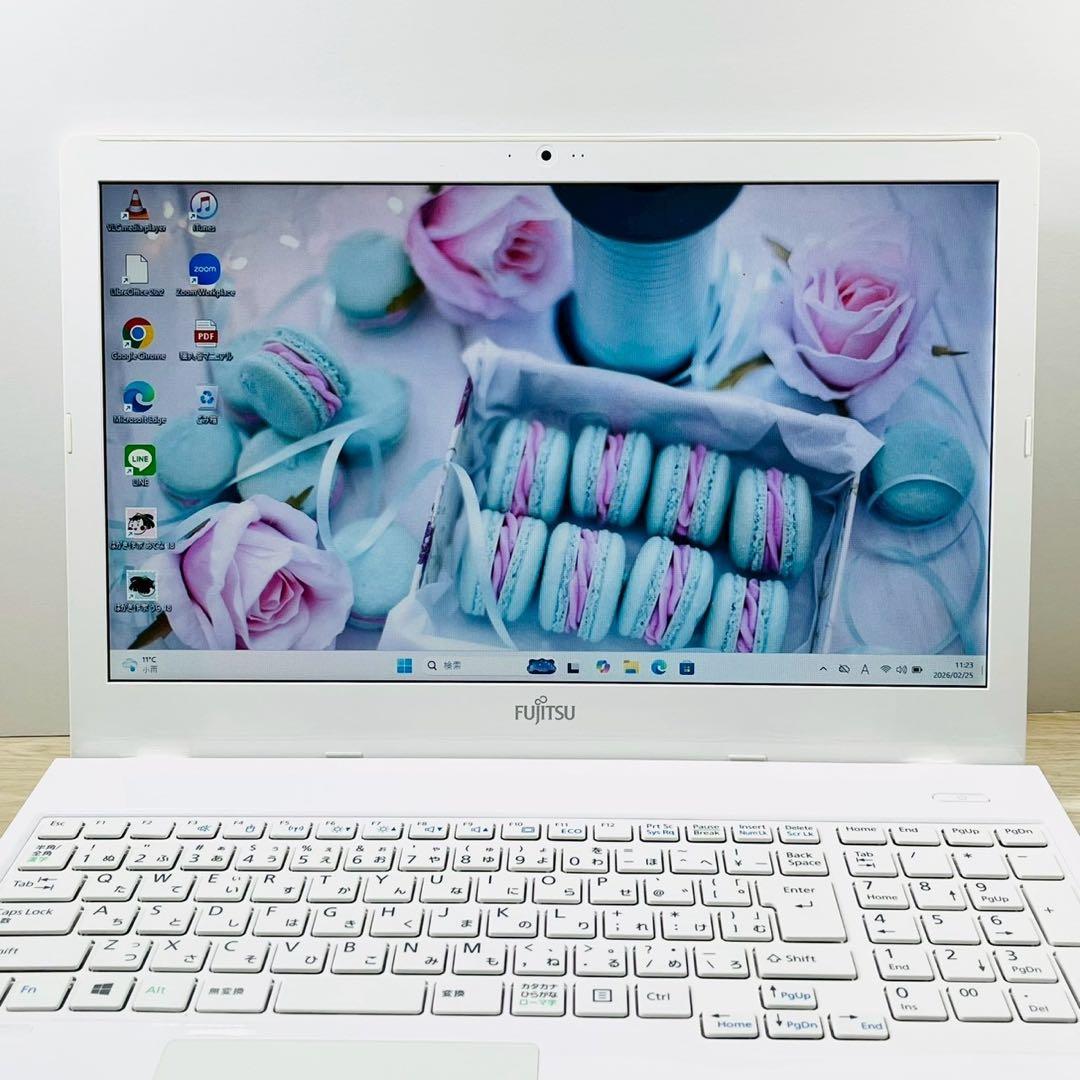 美品ホワイト❤️SSD搭載✨DVD カメラ ノートパソコン✨Windows11