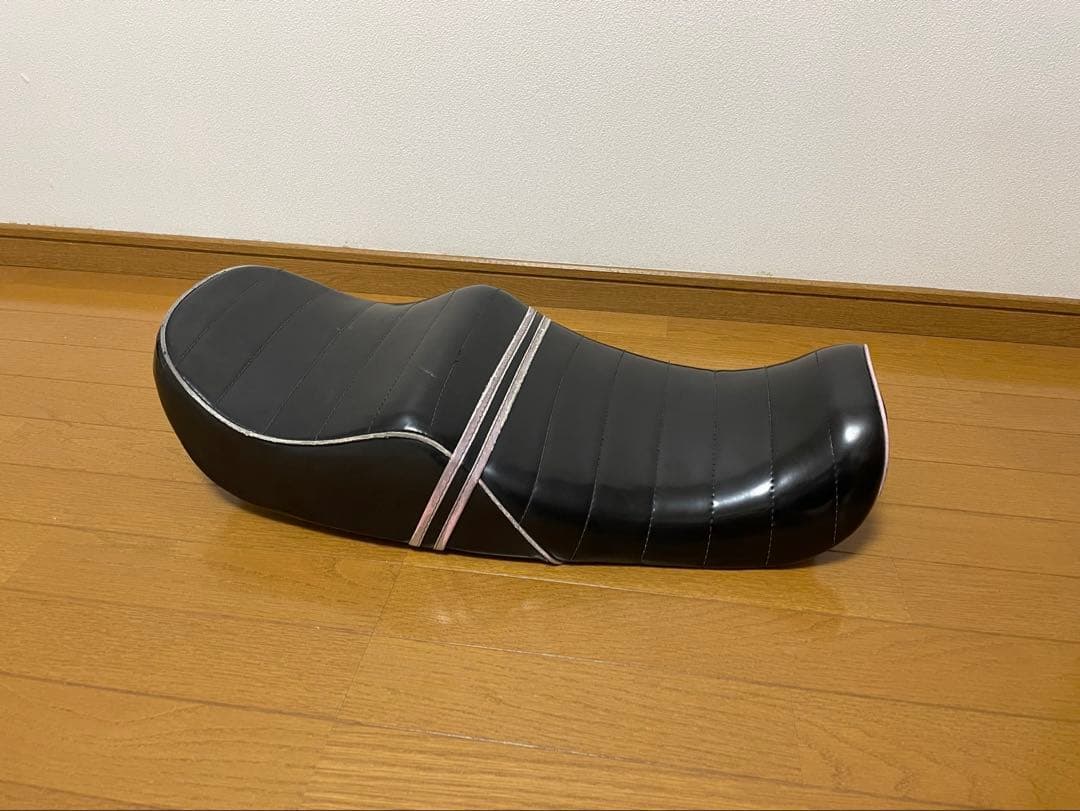 ジェイド250 タックロールシート JADE[ジェイド]250 タックロール | カスタムシートのボブズシート