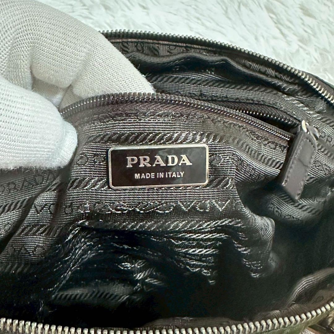 美品✨プラダ パイソン ミニボストンバッグ 三角プレート 肩掛け