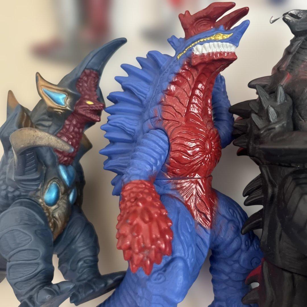 ウルトラマンと怪獣フィギュアセット 15体 - メルカリ