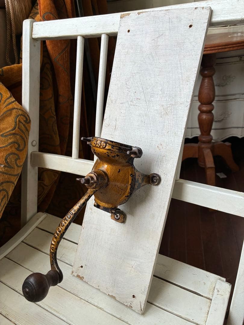 アンティーク 壁掛けコーヒーミル グラインダー 本体のみ 金色100年