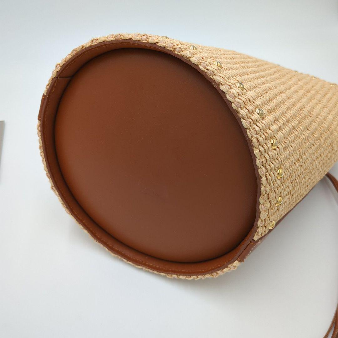 美品 クリスチャンヴィラ タッセル バケツ型 スタッズ付き 2way - メルカリ