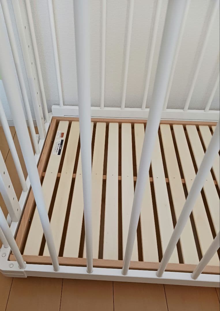 ぽこぽこ 《綺麗❣送料無料❣》ファルスカ　 ベビーベッド