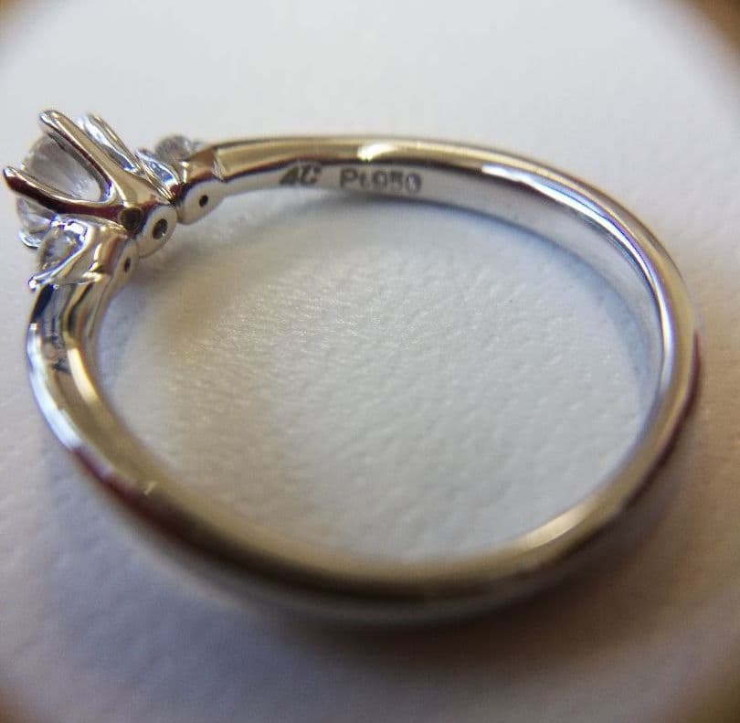 ★ピンクの猫★　4℃　pt950　ダイヤモンドリング　2.8g