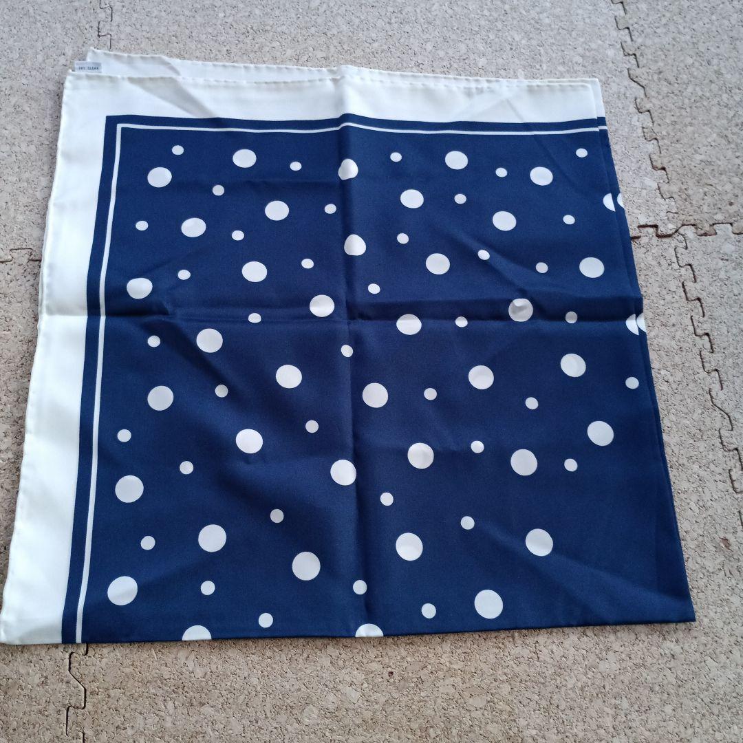 ネイビー・ホワイトドット柄シルクスカーフ - メルカリ