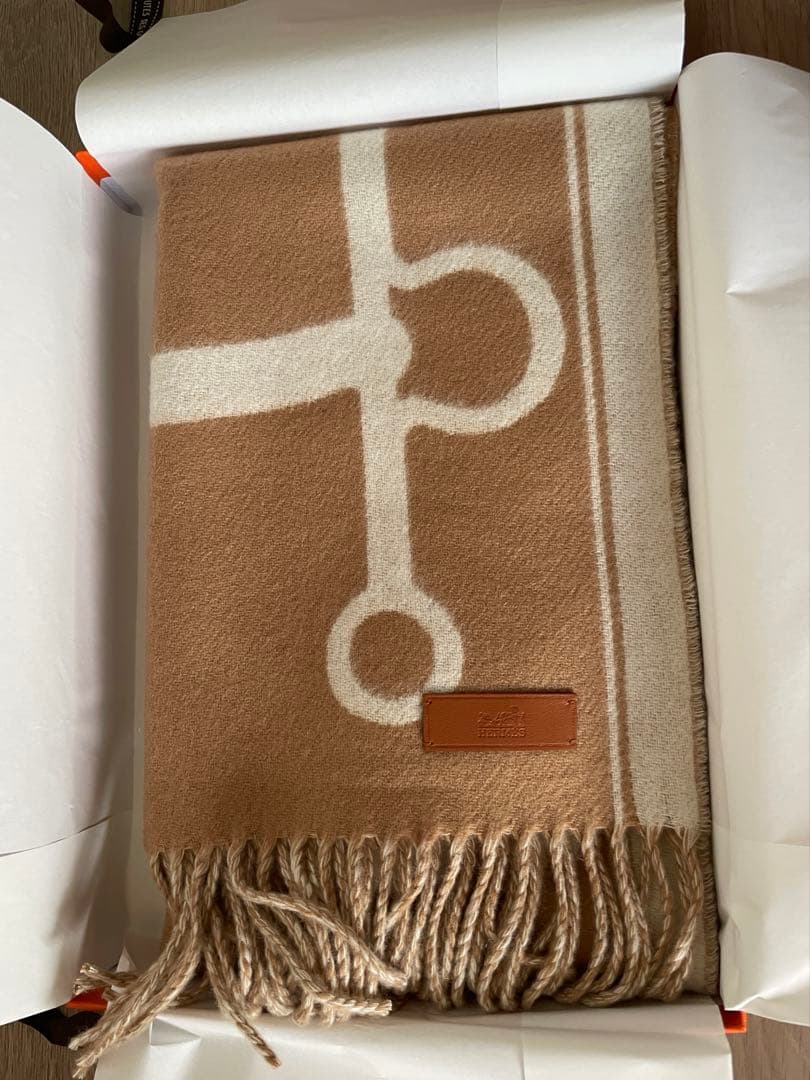 新品未使用　エルメス　HERMES レディース　マフラー 《モール》