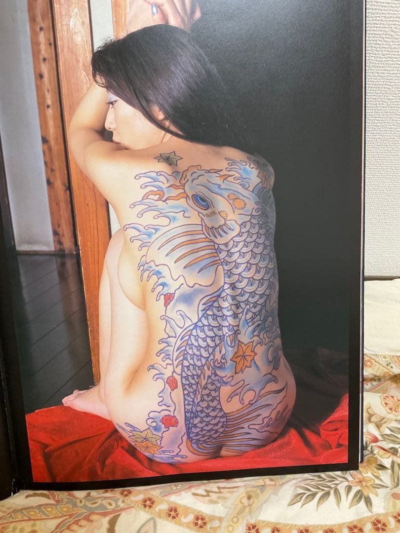 艶(あで)姿(すがた)女(おんな)図鑑(ずかん)特別篇 刺青と白い肌