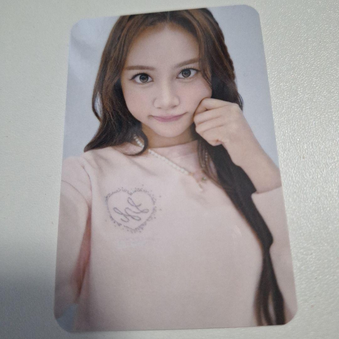 Hearts2hearts カルメン トレカ LILY BROWN - メルカリ