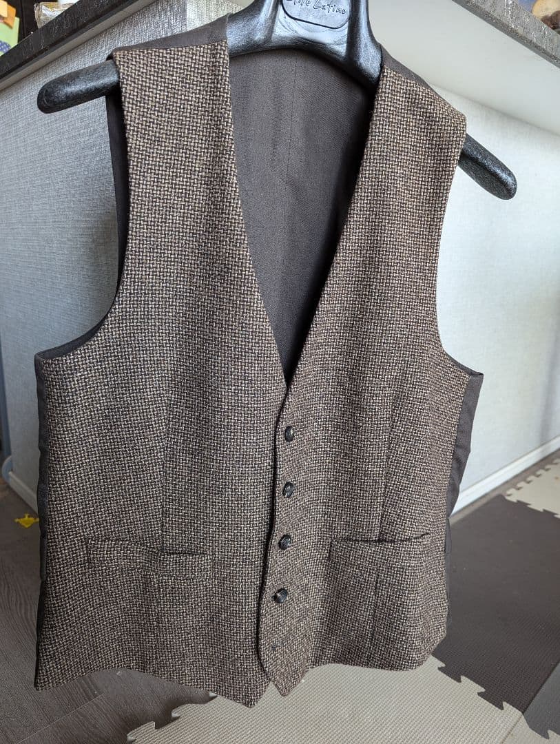 【あいさん専用】LARDINI メンズ スーツ　ベスト　ジレ ブラウン系 あいさん専用】LARDINI メンズ スーツ ベスト ジレ ブラウン系 - メルカリ