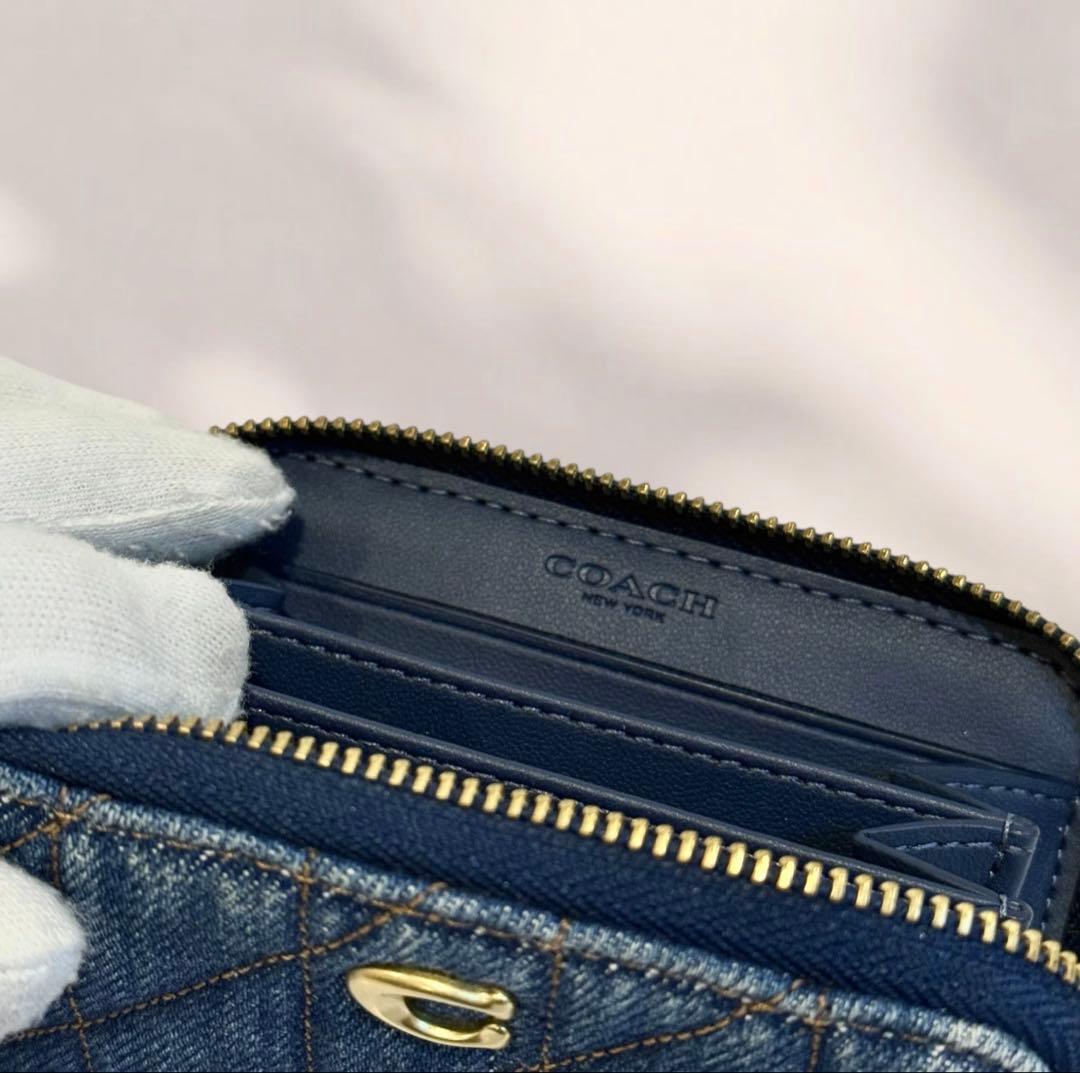 未使用級‼️COACH デニム キルティング ラウンドジップ マルチケース