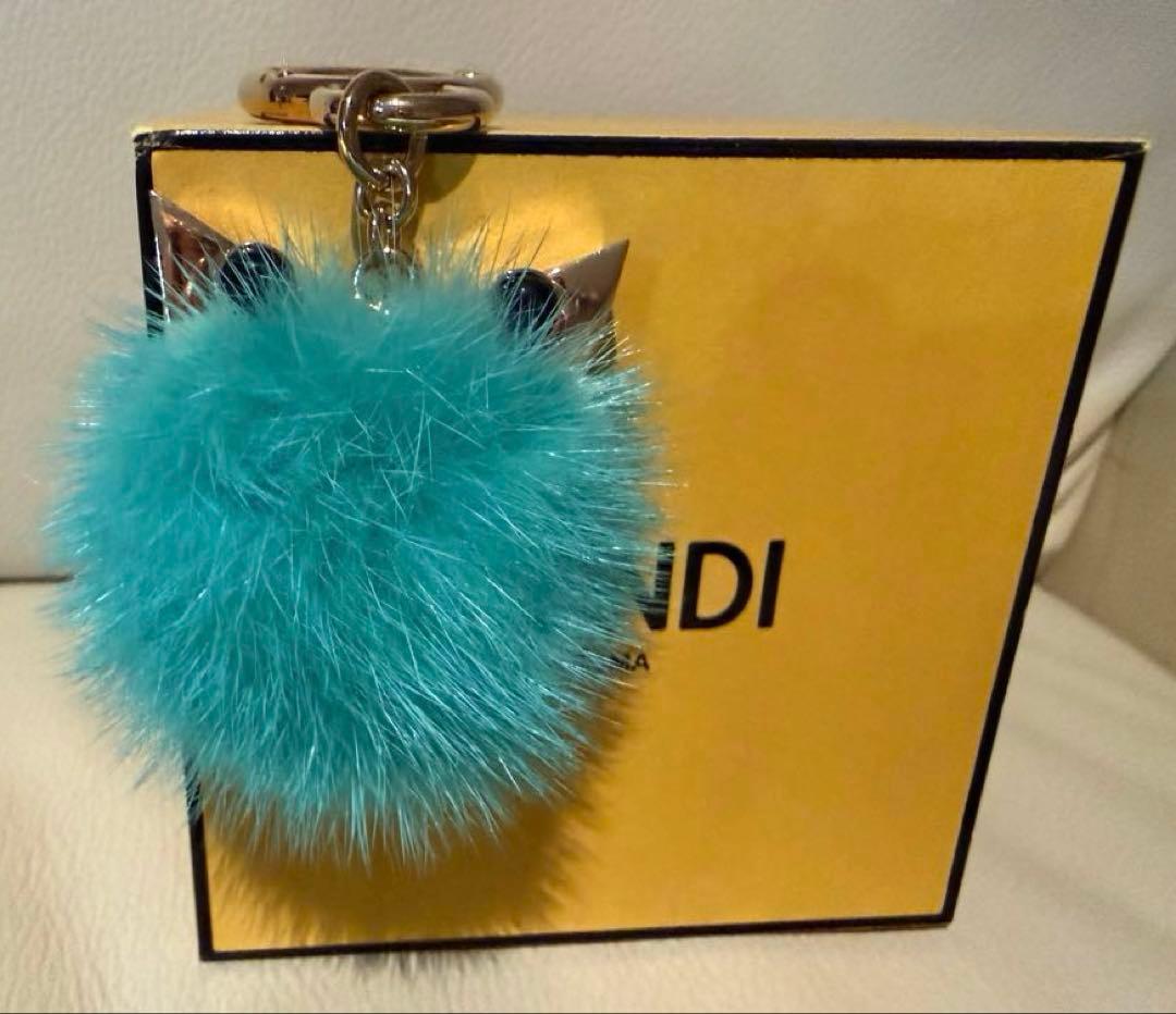 FENDIピーカブーアイコニックエッセンシャリー,ワンダーズキーホルダー