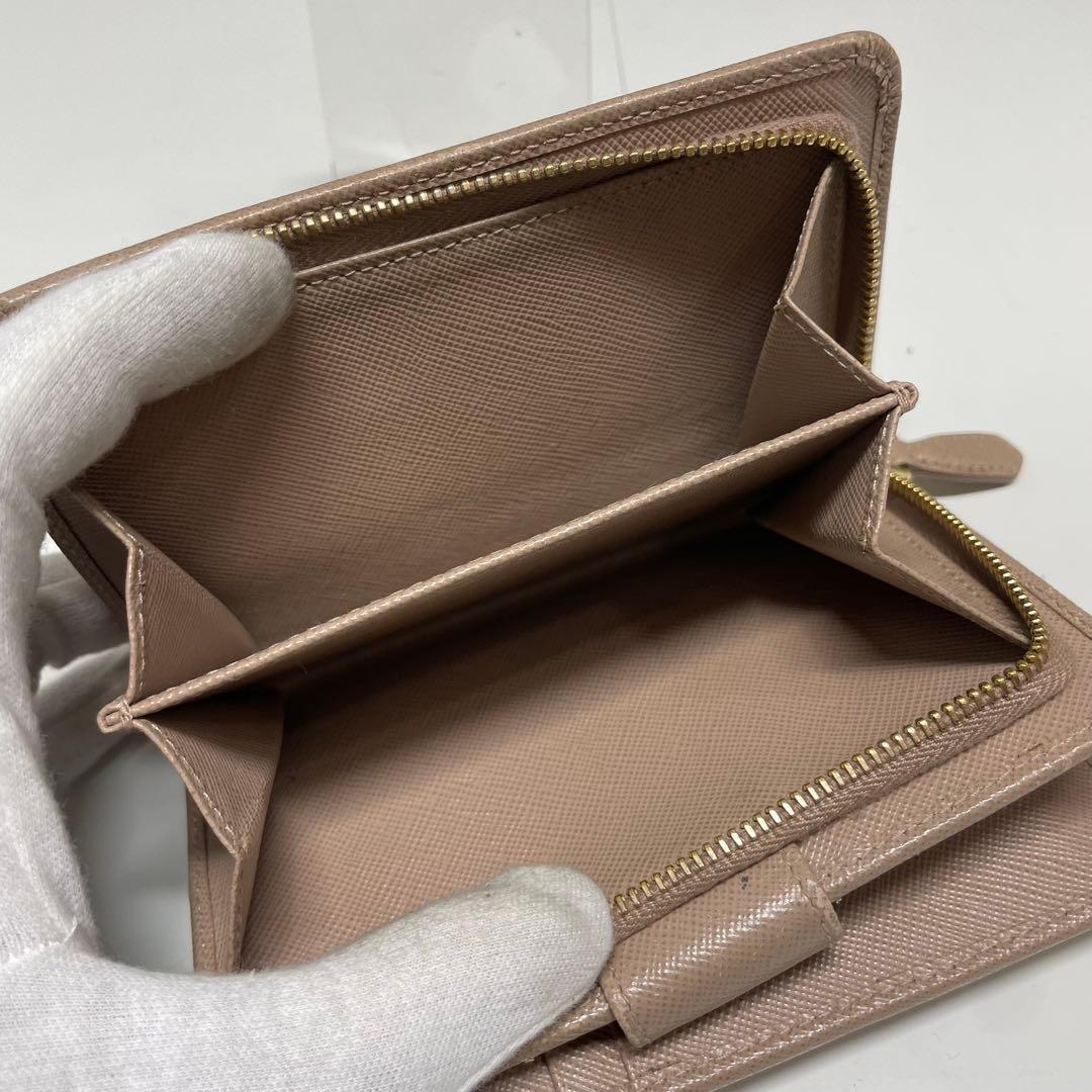 PRADA サフィアーノレザー 二つ折り財布 ベージュ - メルカリ