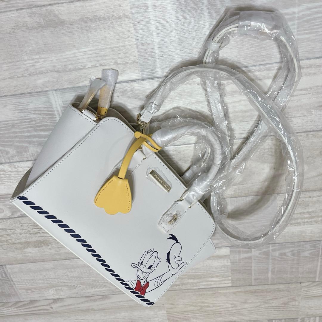 サマンサタバサ ディズニー 90周年 ハンドバッグサマンサドナルドダッグコラボ サマンサタバサより、マリンテイストの“ドナルドダック”コレクションが