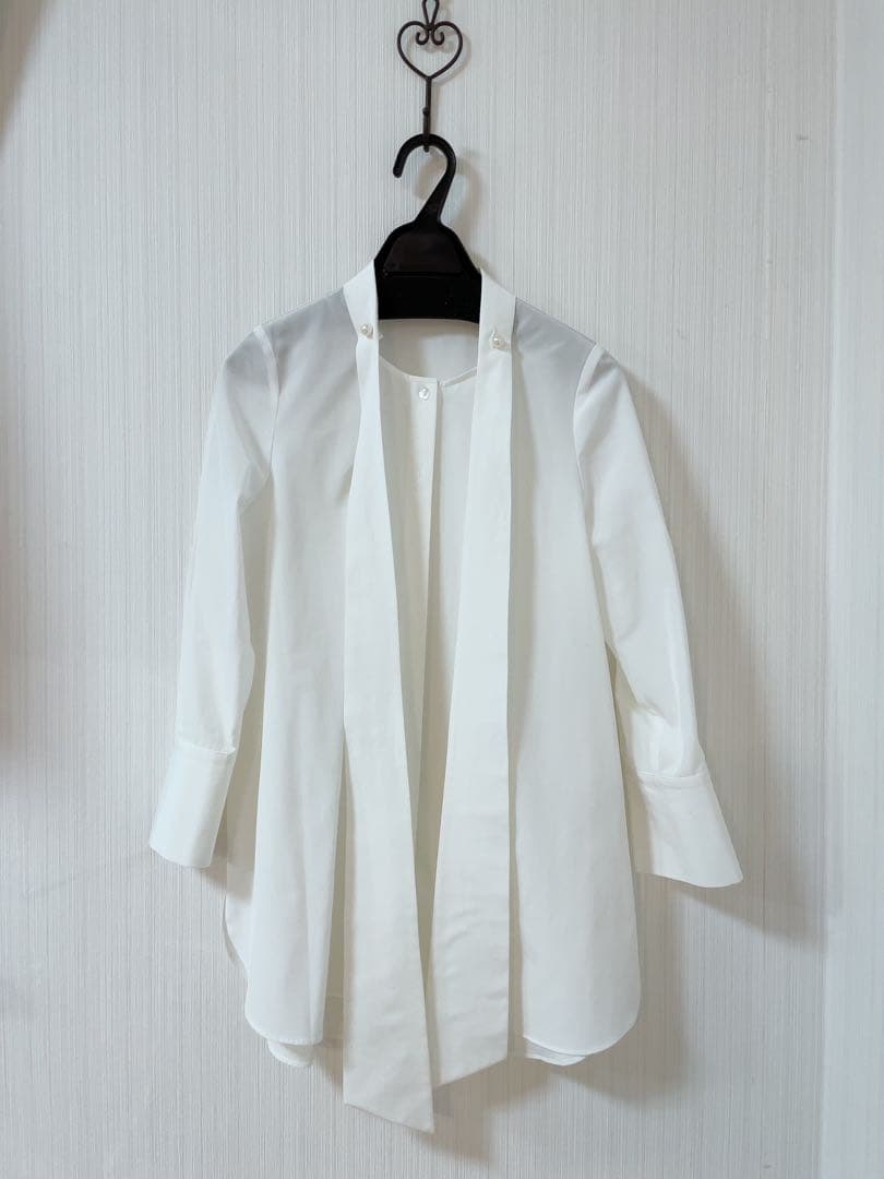 アベニールエトワール パールボタンリボンタイロングブラウス