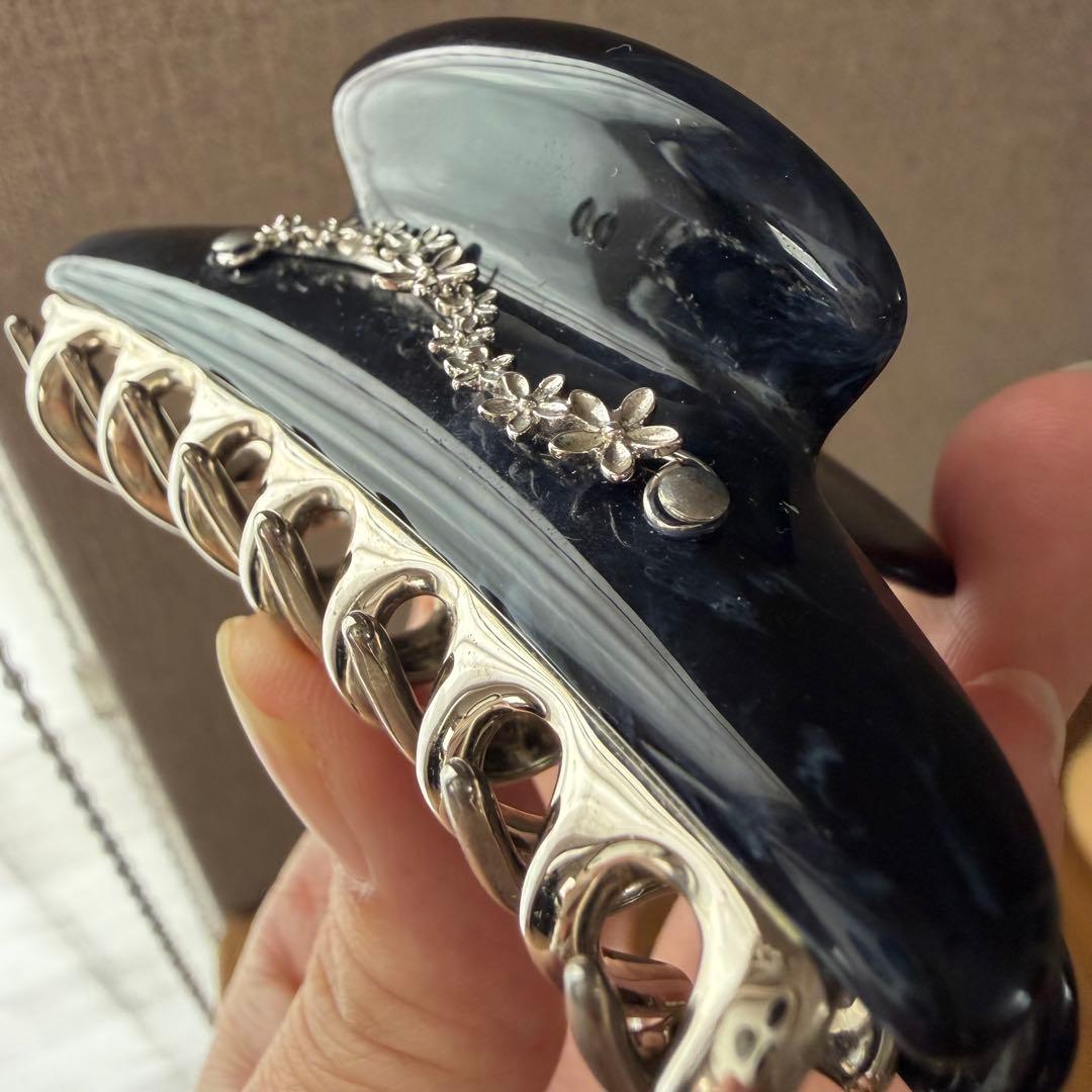 acca ヘアクリップ マーブル ネイビー シルバー フラワーモチーフ