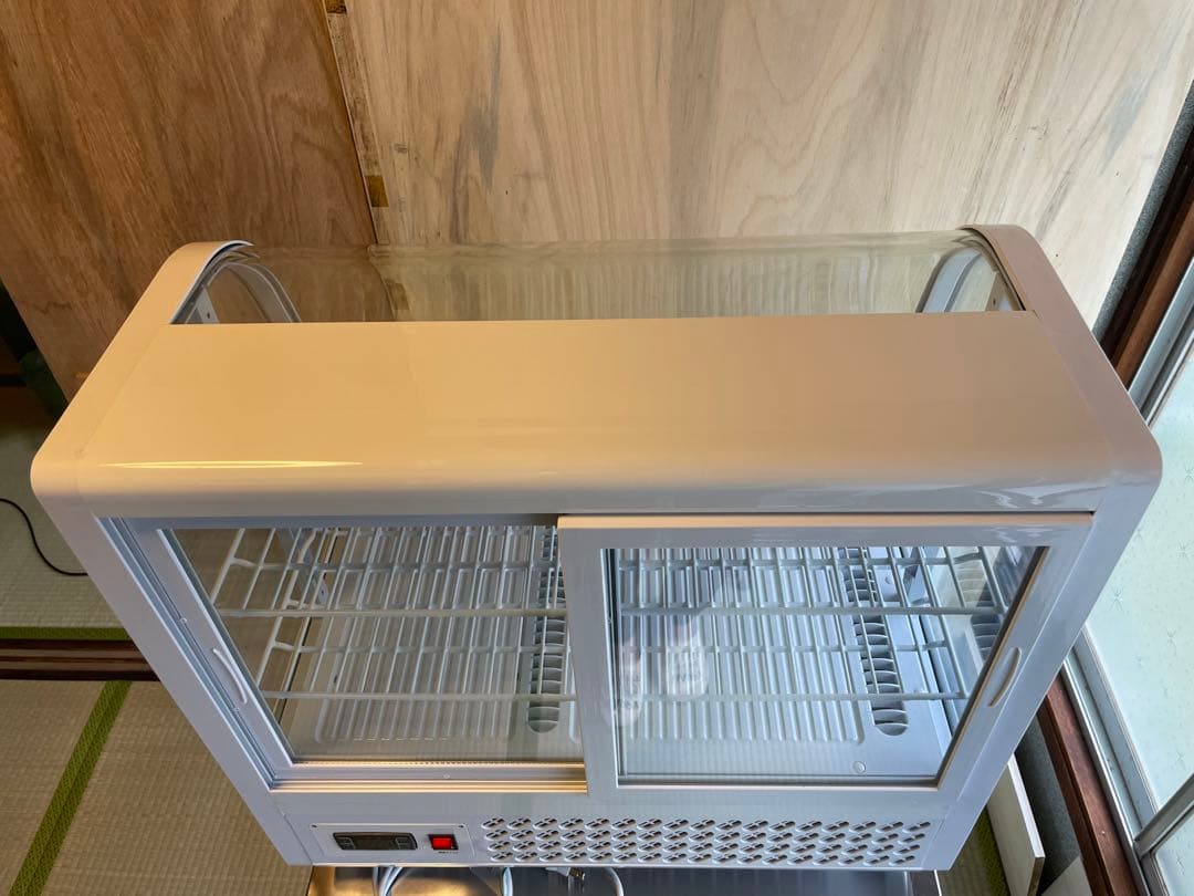 おー様専用【美品】 冷蔵ショーケース 型番: HJR-UTK100WT - メルカリ